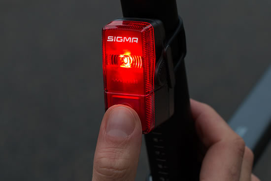 SIGMA Fahrrad LED-Batterie-Beleuchtungsset Aura 25/Cubic 25 LUX StVZO